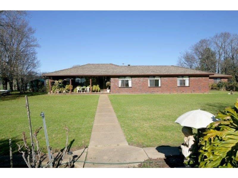 “Belhaven” Boiling Down Road, Lake Albert NSW 2650