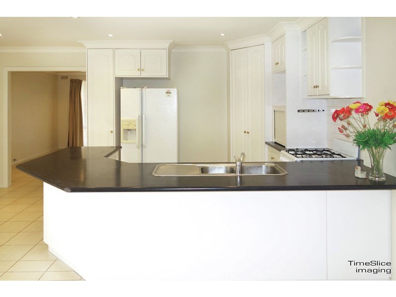 94 Jasmin Crescent, Lake Albert NSW 2650