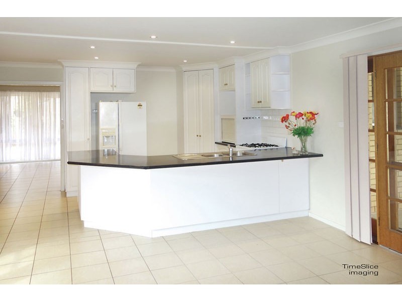 94 Jasmin Crescent, Lake Albert NSW 2650