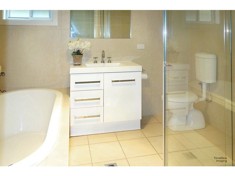 94 Jasmin Crescent, Lake Albert NSW 2650