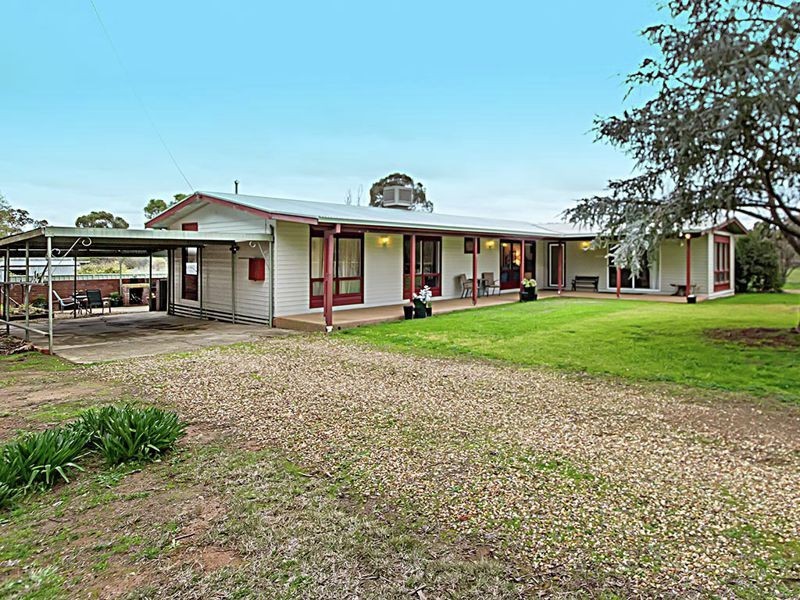 6 Cummins Drive, San Isidore, Wagga Wagga NSW 2650