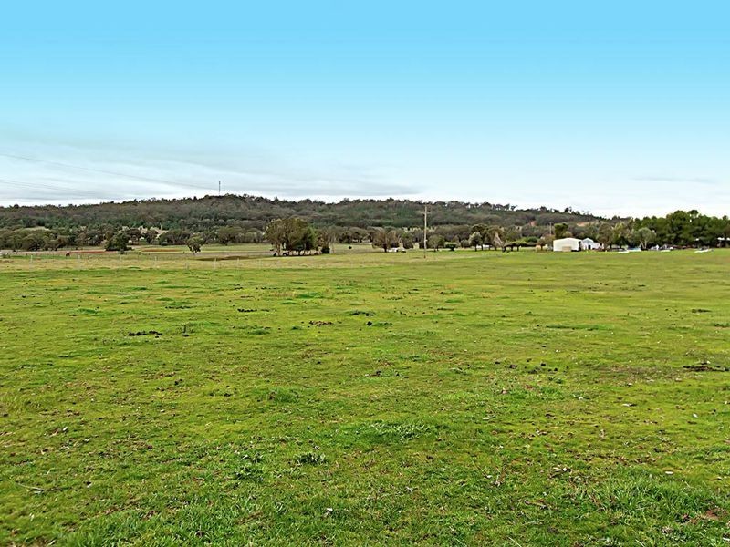 6 Cummins Drive, San Isidore, Wagga Wagga NSW 2650