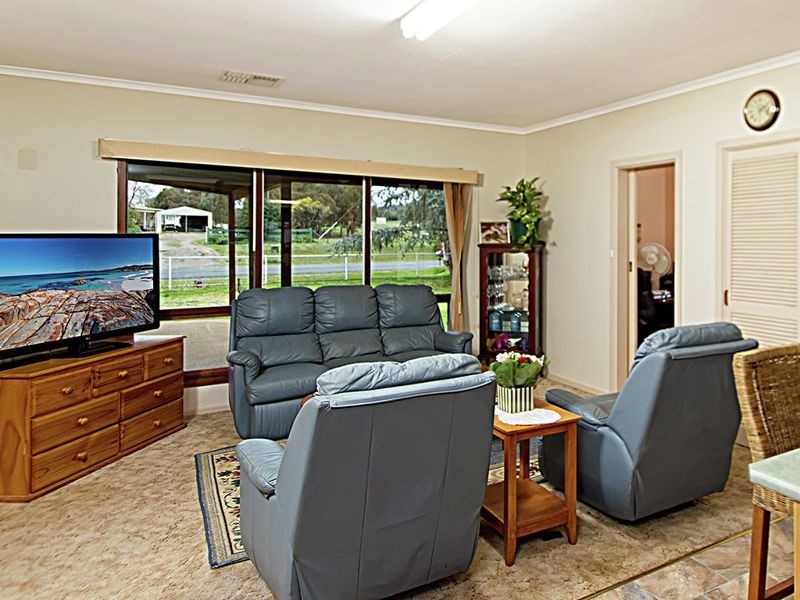 6 Cummins Drive, San Isidore, Wagga Wagga NSW 2650