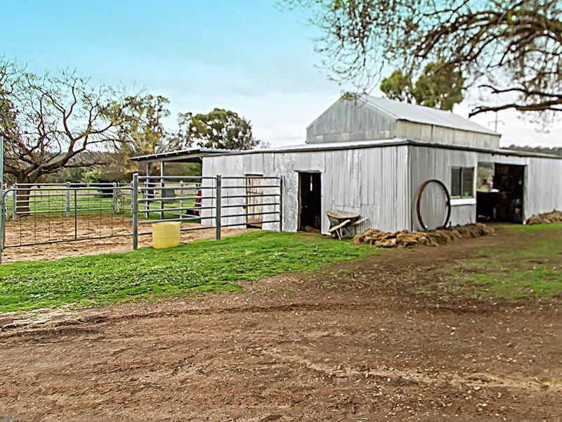 6 Cummins Drive, San Isidore, Wagga Wagga NSW 2650