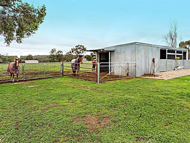 6 Cummins Drive, San Isidore, Wagga Wagga NSW 2650