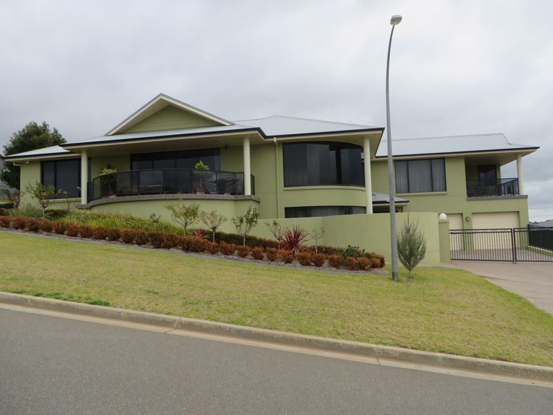 22 Werribee Road, Wagga Wagga NSW 2650