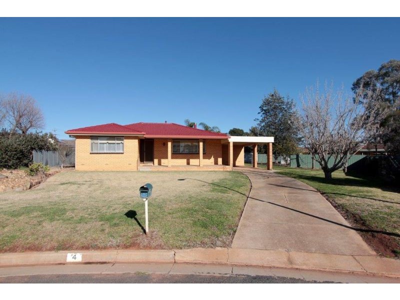 4 Waratah Crescent, Coolamon NSW 2701