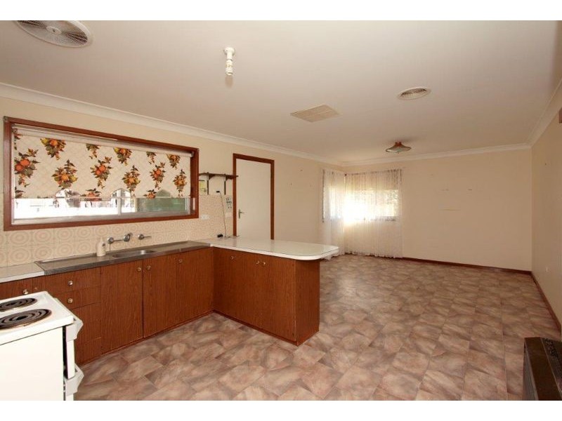 4 Waratah Crescent, Coolamon NSW 2701