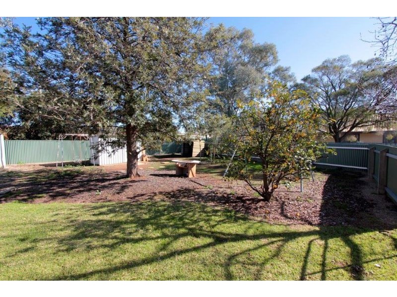 4 Waratah Crescent, Coolamon NSW 2701