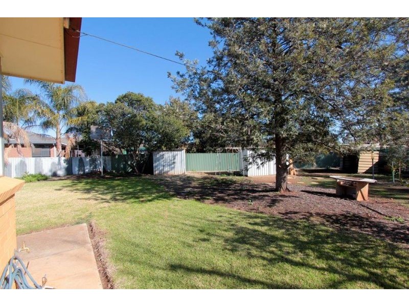 4 Waratah Crescent, Coolamon NSW 2701
