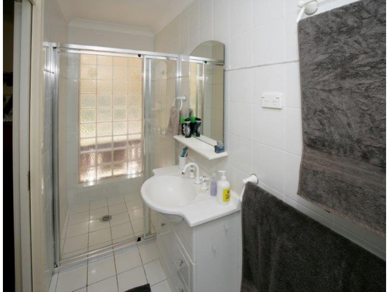 16 Roberts Way, Kooringal NSW 2650
