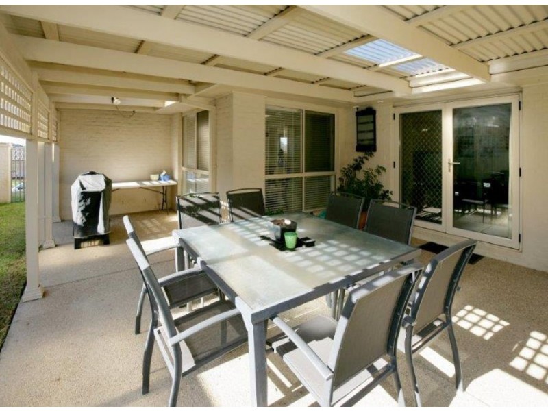 16 Roberts Way, Kooringal NSW 2650