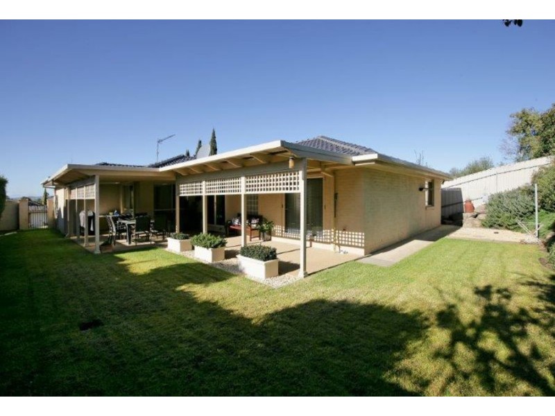 16 Roberts Way, Kooringal NSW 2650
