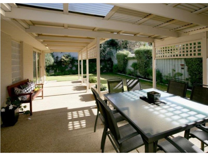 16 Roberts Way, Kooringal NSW 2650