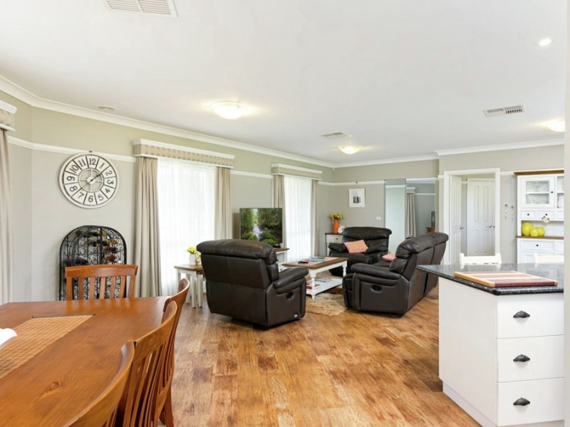 24 Indigo Drive, Springvale, Wagga Wagga NSW 2650