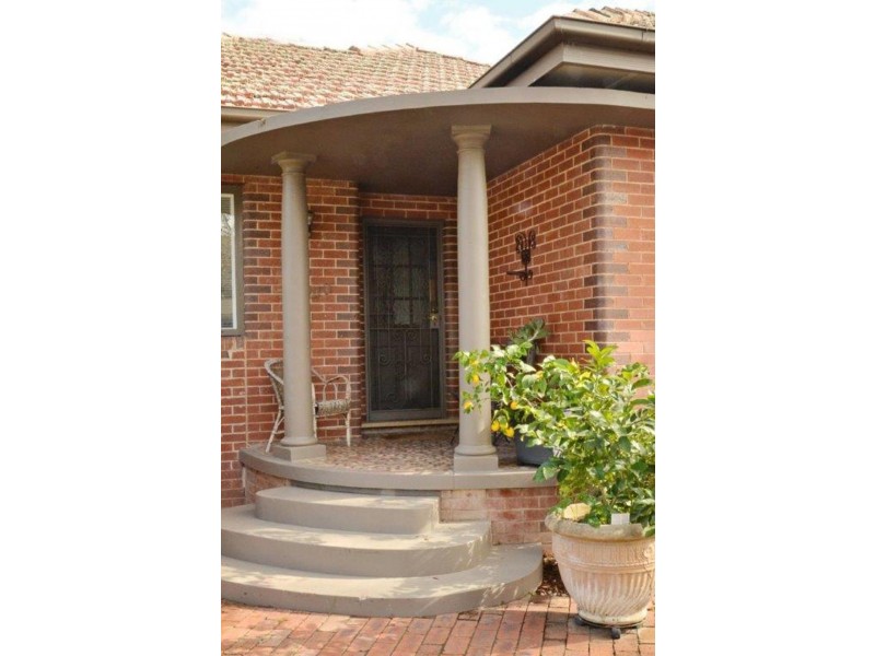 2 Simmons Street, Central, Wagga Wagga NSW 2650