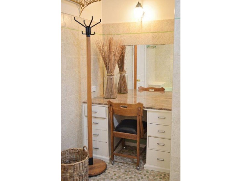 2 Simmons Street, Central, Wagga Wagga NSW 2650