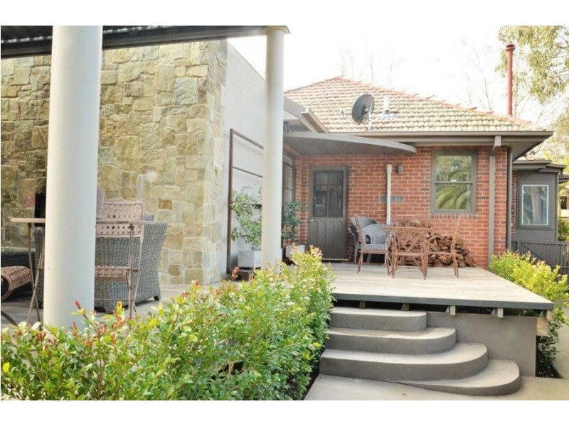 2 Simmons Street, Central, Wagga Wagga NSW 2650