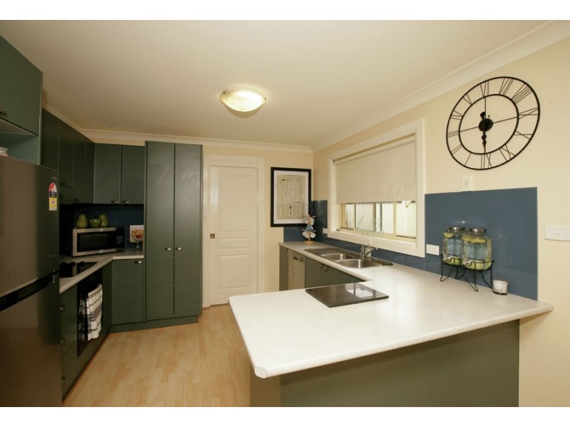 1/1B Canola Place, Estella NSW 2650