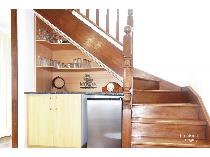 5 Essex Road, Mount Austin NSW 2650