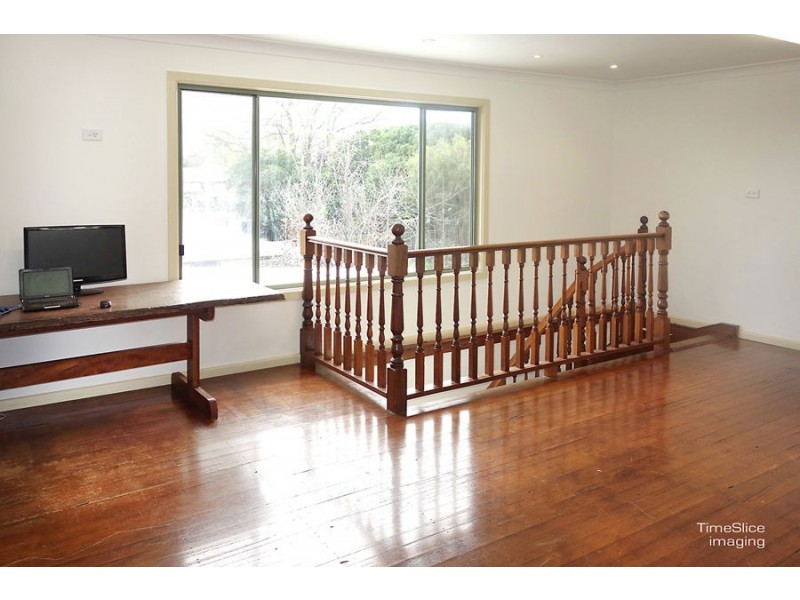 5 Essex Road, Mount Austin NSW 2650