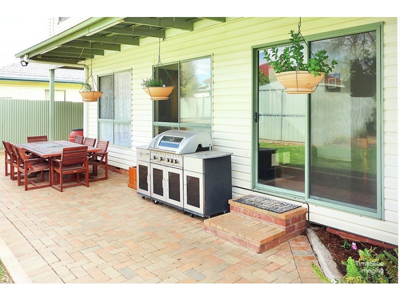 5 Essex Road, Mount Austin NSW 2650