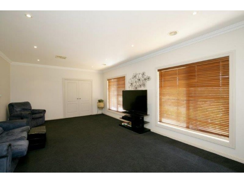 6 Glenoak Drive, Springvale, Wagga Wagga NSW 2650