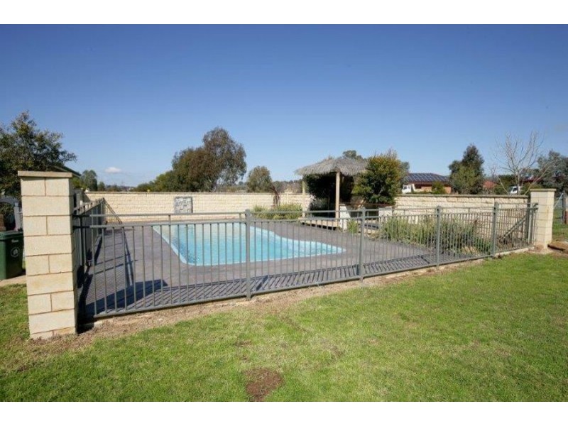 6 Glenoak Drive, Springvale, Wagga Wagga NSW 2650