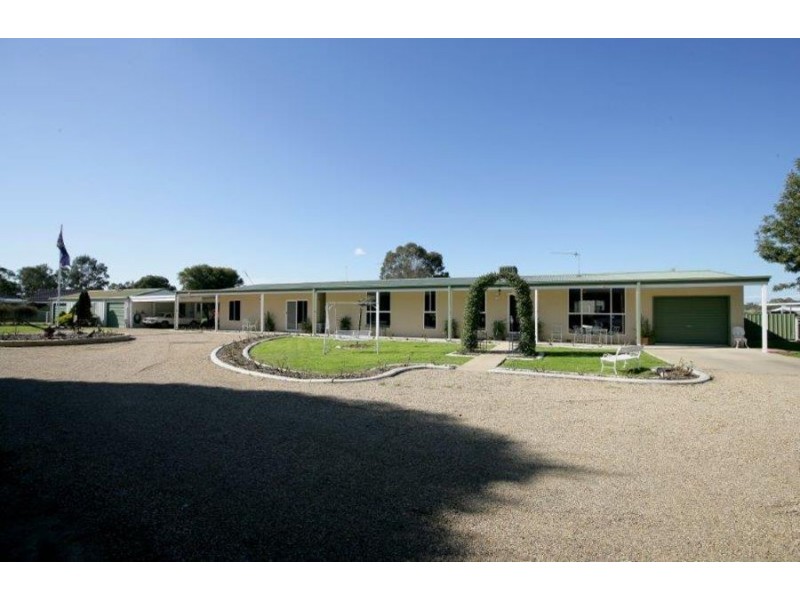 27 Gregadoo Road, Lake Albert, Wagga Wagga NSW 2650