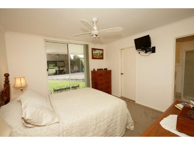 27 Gregadoo Road, Lake Albert, Wagga Wagga NSW 2650