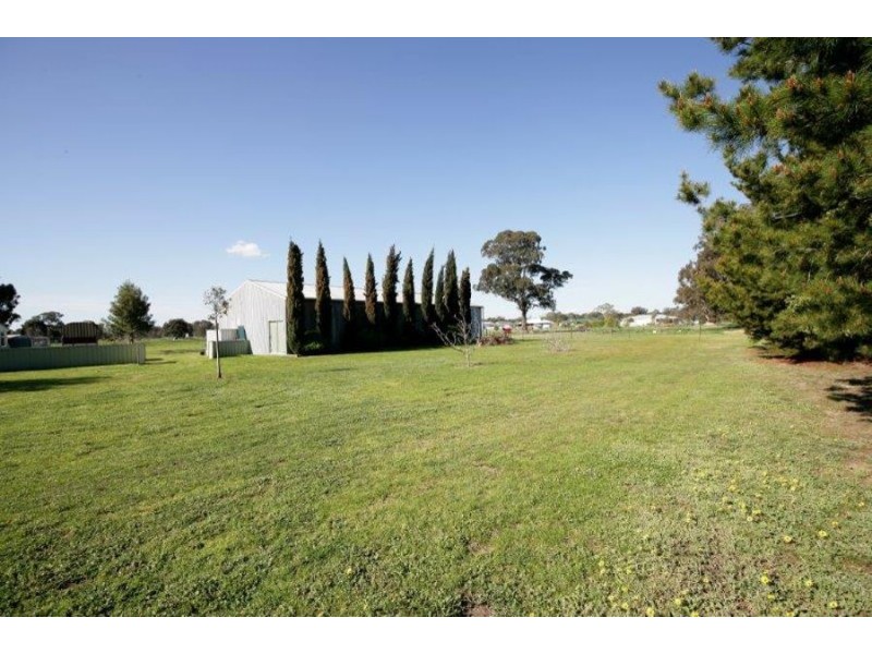 27 Gregadoo Road, Lake Albert, Wagga Wagga NSW 2650