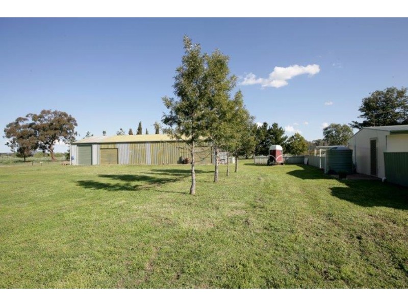 27 Gregadoo Road, Lake Albert, Wagga Wagga NSW 2650