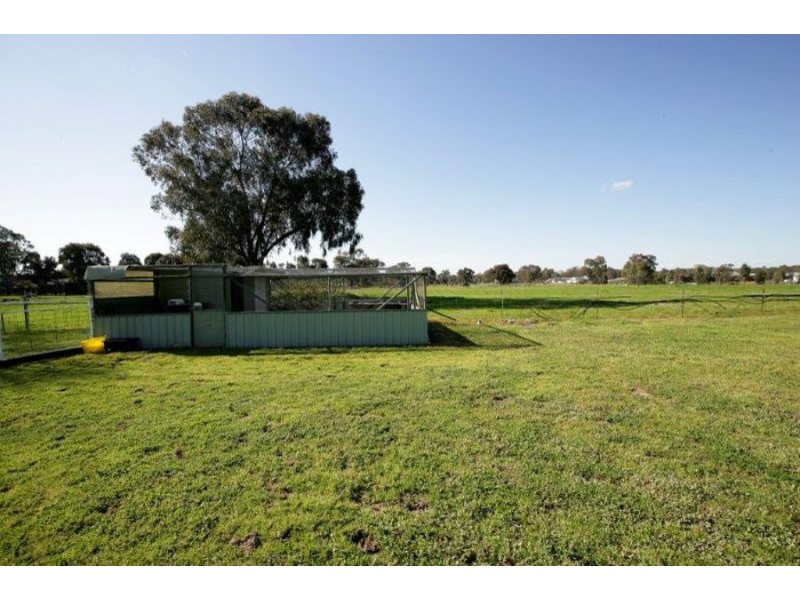 27 Gregadoo Road, Lake Albert, Wagga Wagga NSW 2650