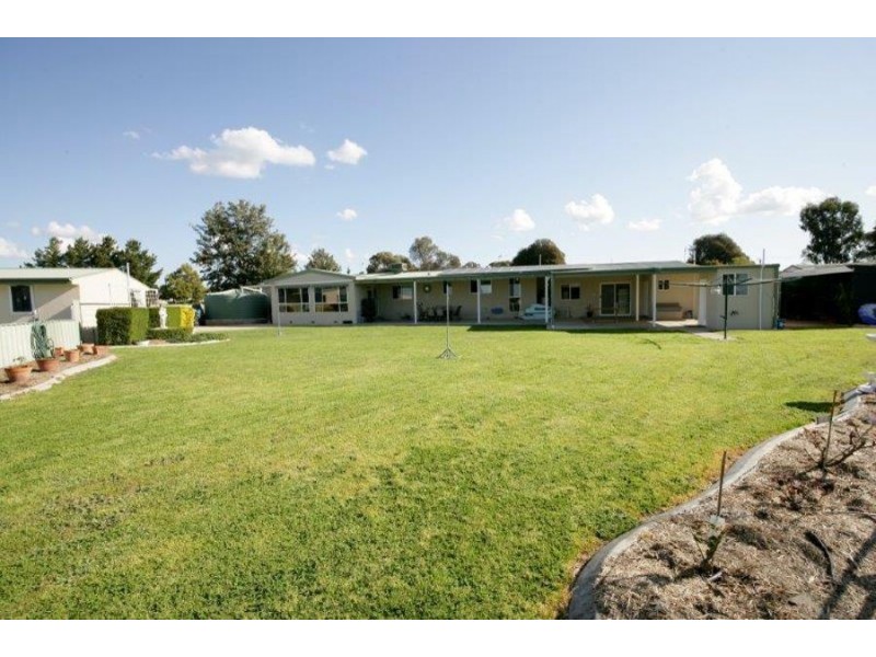 27 Gregadoo Road, Lake Albert, Wagga Wagga NSW 2650