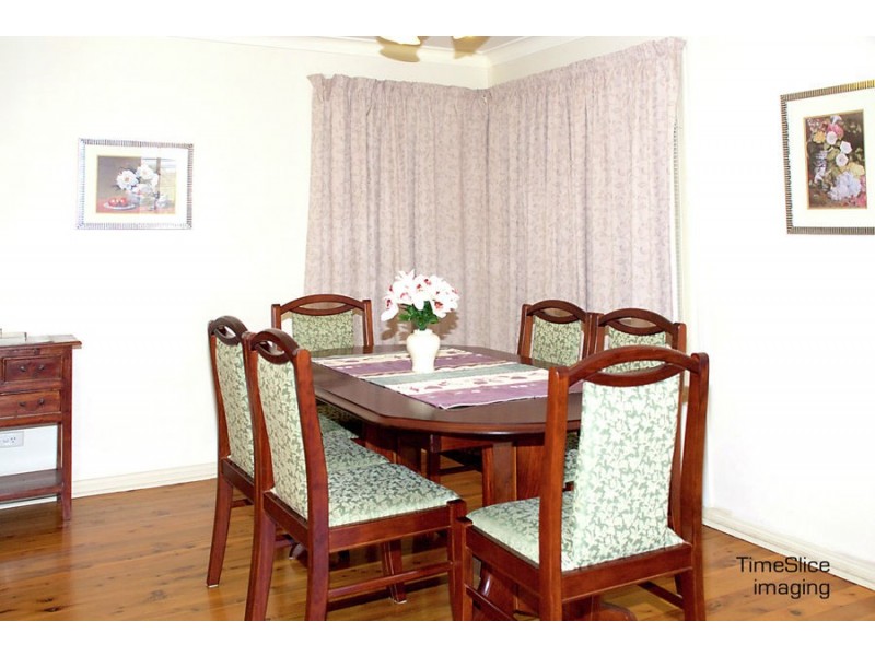 6 Osborne Avenue, Kooringal NSW 2650