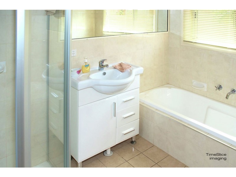 6 Osborne Avenue, Kooringal NSW 2650