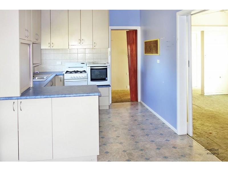 64 Tichborne Crescent, Kooringal NSW 2650