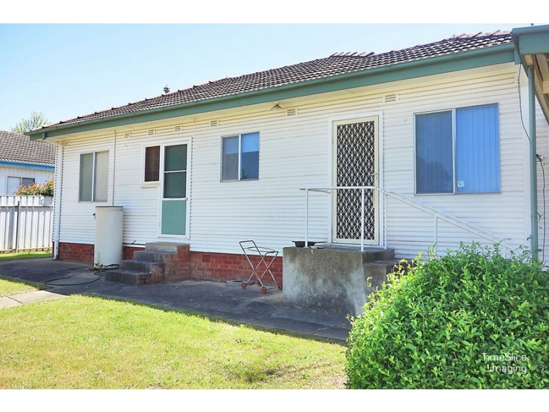 64 Tichborne Crescent, Kooringal NSW 2650