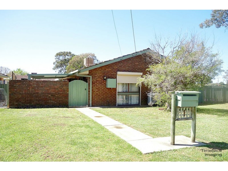 1 Nandina Avenue, Lake Albert NSW 2650