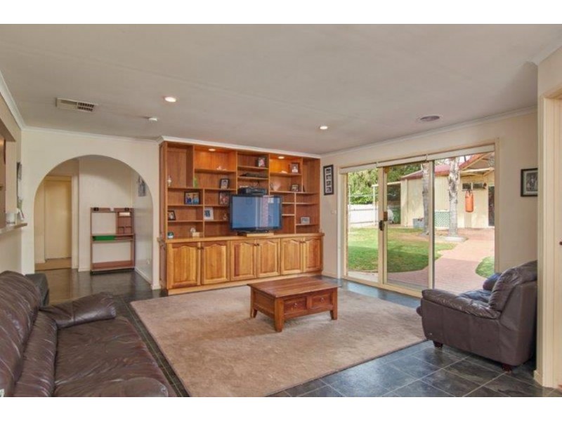 27 Overdale Drive, Bourkelands NSW 2650