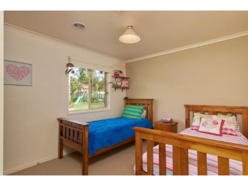 27 Overdale Drive, Bourkelands NSW 2650