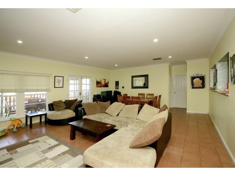 87 Meadow Street, Wagga Wagga NSW 2650