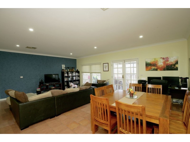 87 Meadow Street, Wagga Wagga NSW 2650