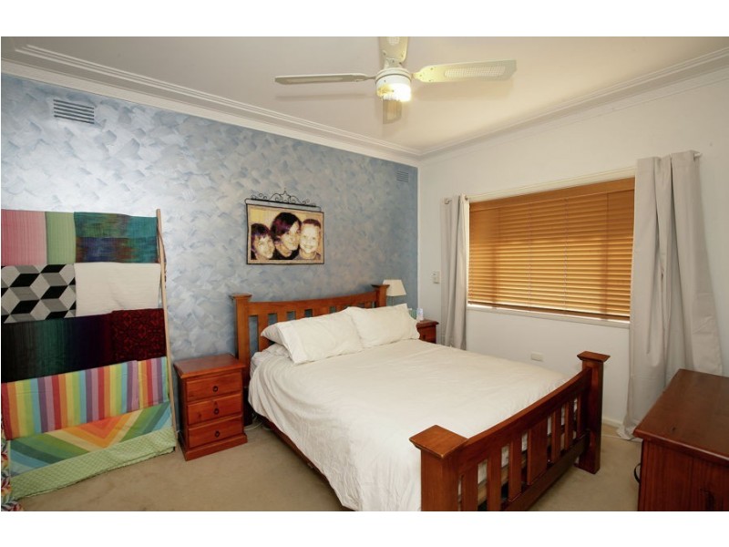 87 Meadow Street, Wagga Wagga NSW 2650