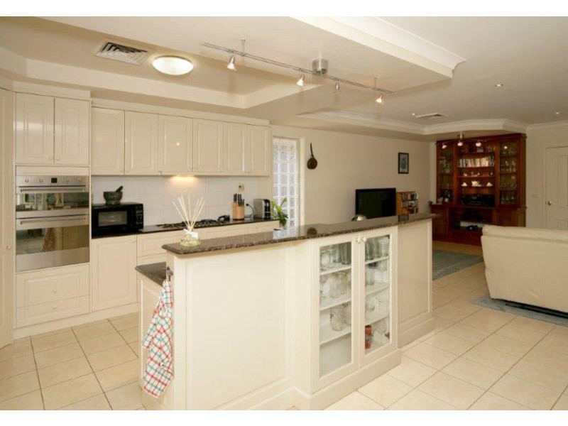 8 Dobell Place, Wagga Wagga NSW 2650