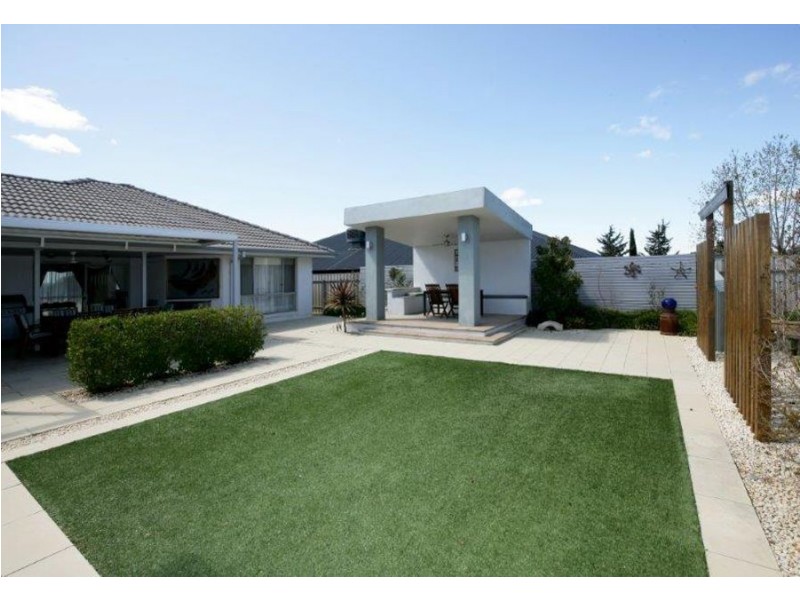 8 Dobell Place, Wagga Wagga NSW 2650