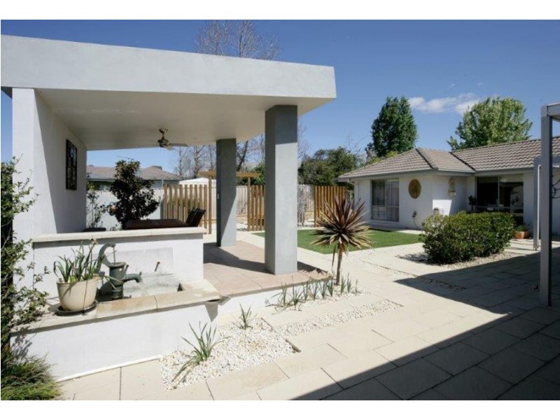 8 Dobell Place, Wagga Wagga NSW 2650