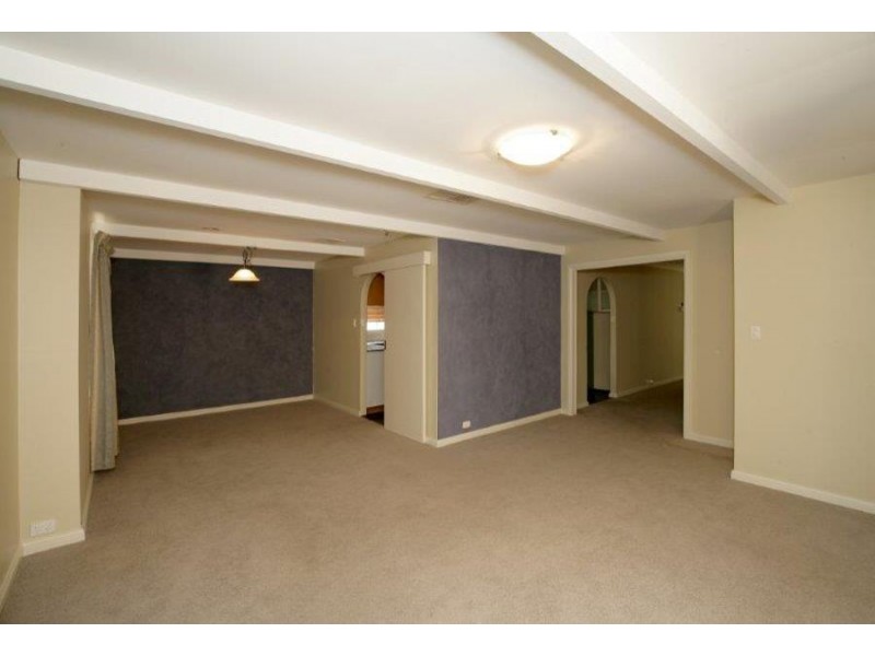 5 Grace Avenue, Lake Albert NSW 2650