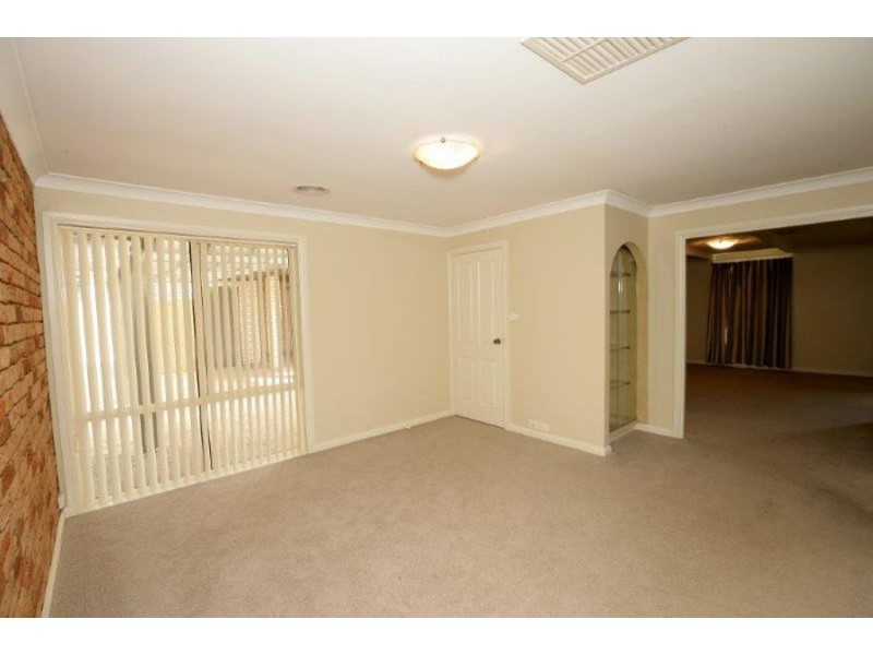 5 Grace Avenue, Lake Albert NSW 2650