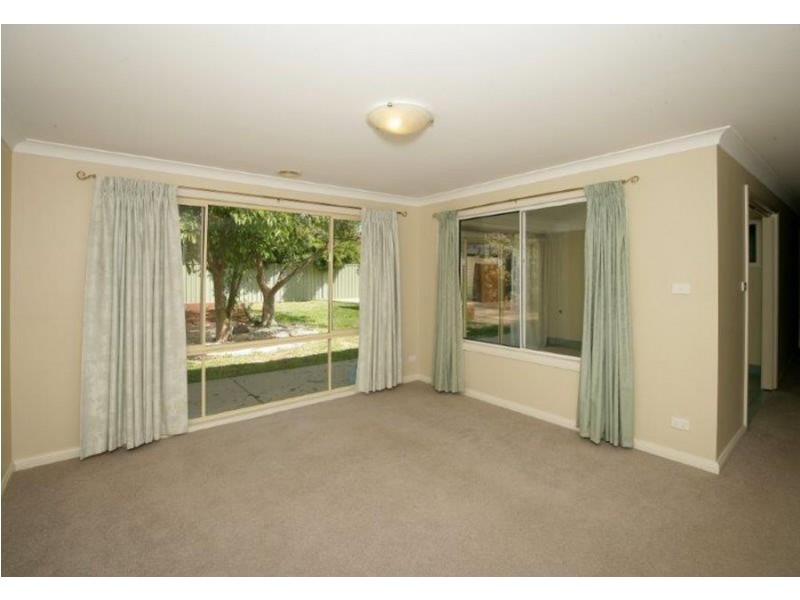 5 Grace Avenue, Lake Albert NSW 2650